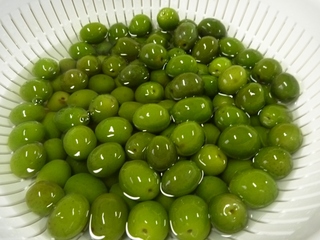 小豆島のオリーブの新漬け